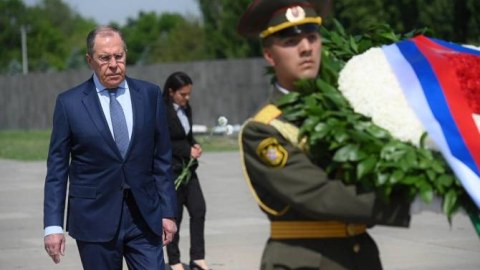 Lavrov qondarma “erməni soyqırımı abidəsi”ni ziyarət etdi