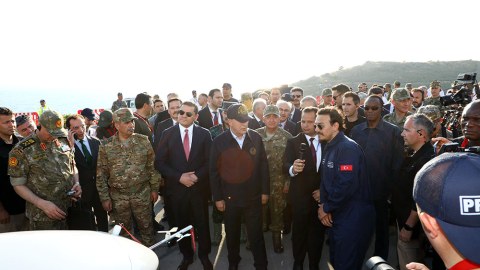 Zakir Həsənov Hulusi Akarla hərbi sərgidə - FOTO