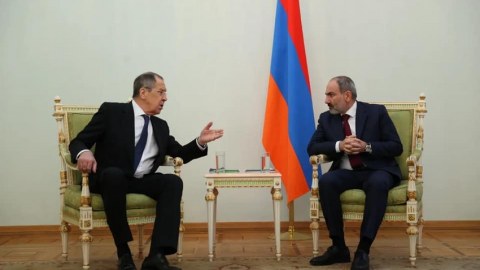 Paşinyan Lavrovdan KÖMƏK İSTƏDİ