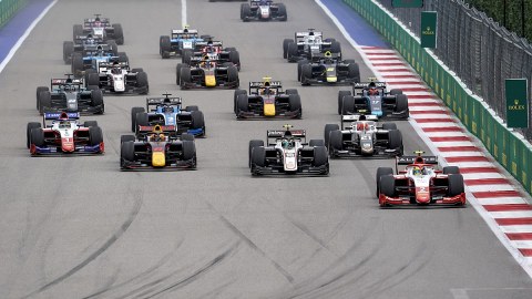 Bakıda Formula 2 yarışları başlayıb