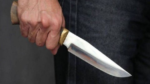 Arvadının boğazını kəsən şəxsə 17 il həbs verildi