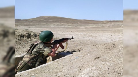 Hərbçilərimiz hədəfləri dəqiq atəşlə məhv edir - FOTO