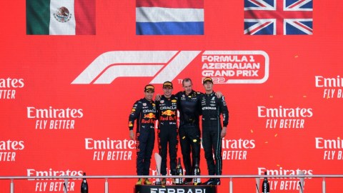 “Formula 1”in qalibləri mükafatlandırıldı - FOTO