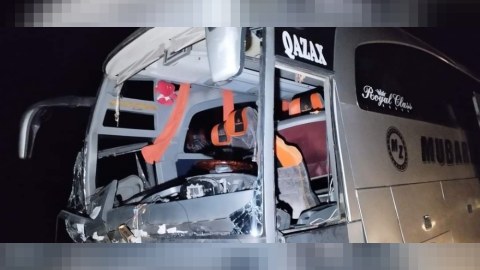 Məktəbliləri daşıyan avtobus qəzaya düşdü - Yaralılar var