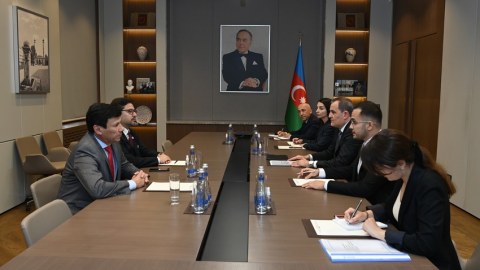 Ceyhun Bayramov Paraqvay deputatları ilə görüşdü