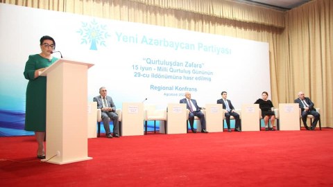 Deputatlar “Qurtuluşdan Zəfərə” konfransında
