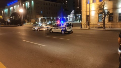 Polis maşını qəzaya uğradı - Xəsarət alan var