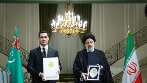 İran prezidenti Türkmənistan liderilə görüşdü, atmacalı çıxış etdi