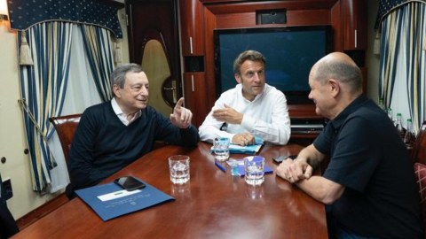 Üç lider Zelenskini “güzəştə” razı salmağa gəlib - ŞƏRH