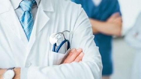 Səhiyyə işçiləri təltif olundular - SİYAHI