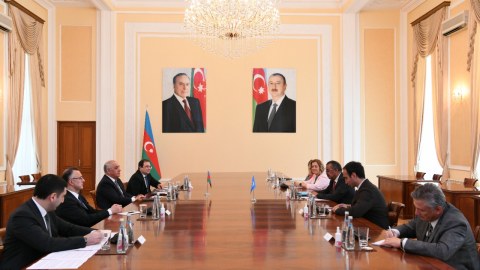 Məhdudiyyətlər tədricən aradan qaldırılır - Əli Əsədov