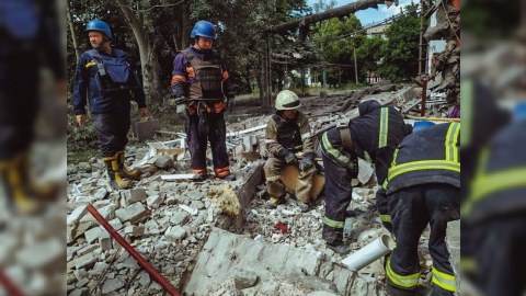 Ruslar dinc sakinləri raketlə vurdu – Ölənlər var