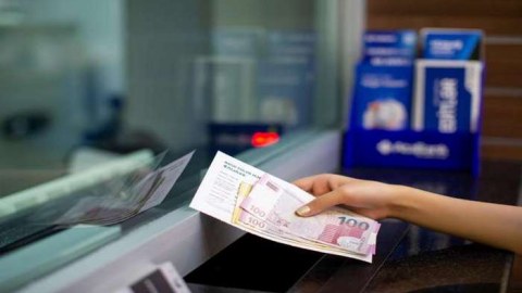Əhalinin banklarda nə qədər pulu var?