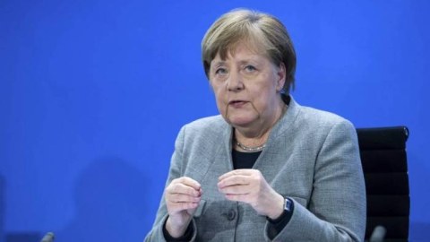 Merkel Rusiya və Ukrayna arasında vasitəçi olacaq?