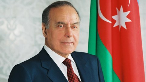 Ulu Öndərin ömür yolu Vətənə xidmət nümunəsidir