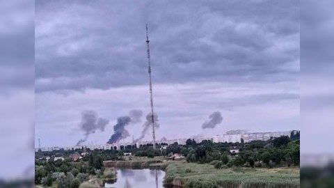 Ukraynanın ən böyük neft emalı zavodu raketlə vuruldu