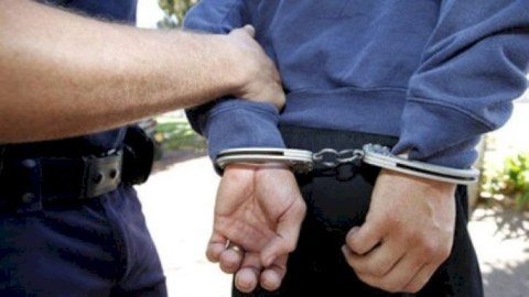 Qaçmaq İSTƏDİ - Polisi yaba ilə yaraladı
