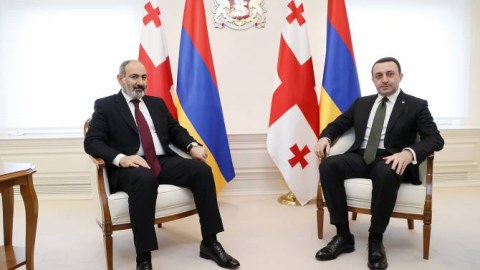 Paşinyan Qaribaşvilini Ermənistana ÇAĞIRDI