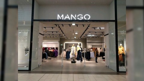 “Manqo” Rusiyadakı mağazalarını satır