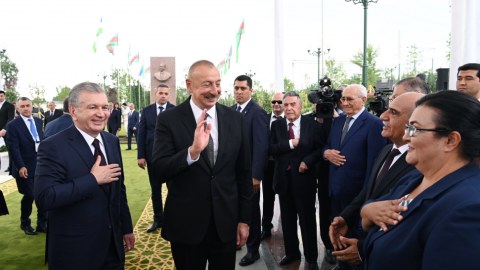 Prezidentlər Daşkənddə Heydər Əliyev Meydanının açılışında - YENİLƏNİB