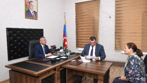 Komitə sədri vətəndaşların müraciətlərini dinlədi
