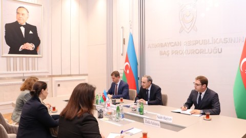 Kamran Əliyev BQXK rəhbərilə görüşüb