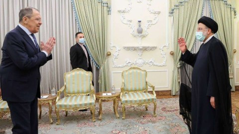 Lavrov Rəisi ilə Ukraynanı müzakirə etdi 