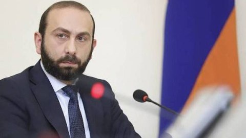 Mirzoyan qətərli həmkarı ilə telefonla danışdı