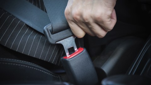 Təhlükəsizlik kəməri “Lexus”un sürücüsünü ələ verdi