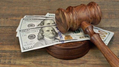 Mərkəzi Bank hərrac keçirdi - Dolların yeni məzənnəsi