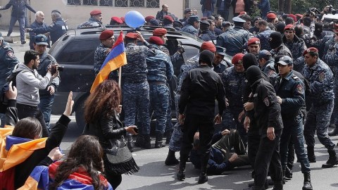 Ermənistan müxalifəti tükənir - Paşinyan rəqiblərini üstələyir