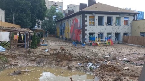 Ruslar uşaq bağçasına raket atdılar