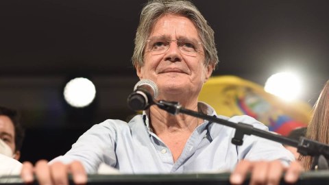 Prezident etirazçıların tələblərini yerinə yetirdi