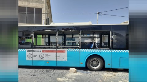 Bakıda yük maşını avtobusu vurdu
