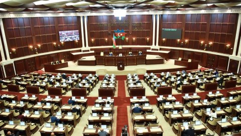 Deputatlar 16 məsələni müzakirə etdilər - YENİLƏNİB