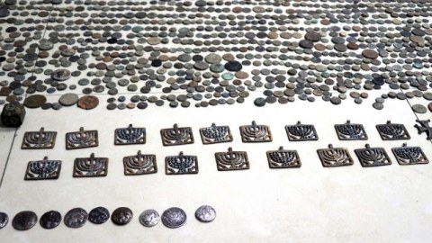 Sərhəddən tarixi əhəmiyyətli əşyalar keçirmək istədi - FOTOLAR