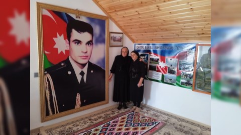 Polad Həşimovun anası Pəncəli Teymurovun evində - FOTO