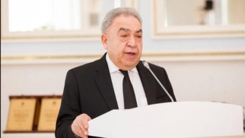 Prezident Səfa Mirzəyevi komissiya üzvlüyündən ÇIXARDI