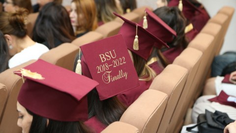 Bakı Slavyan Universitetində məzun günü - FOTO