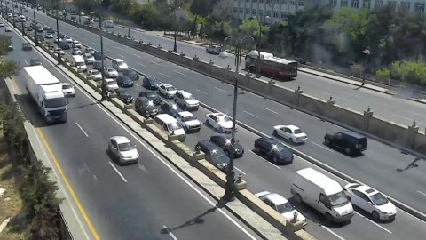 Bakıda qəza tıxac yaratdı