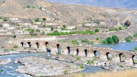 Xudafərin körpüsünün birgə bərpası MÜZAKİRƏ EDİLİB