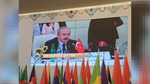 “Azərbaycan çox önəmli siyasət həyata keçirir” - Şentop