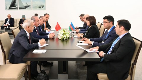 Sahibə Qafarova Mustafa Şentopla görüşüb