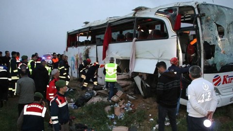 Türkiyədə rus turistlərin avtobusu qəzaya uğradı