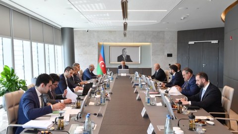 Mikayıl Cabbarov SOCAR-da iclas keçirdi
