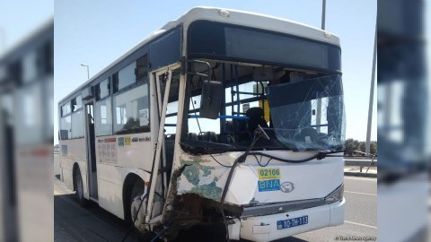 Bakıda ağır QƏZA - Avtobusla maşın toqquşdu