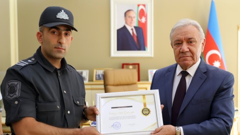 Vəzifələrini layiqincə yerinə yetirən polislərin bayramı