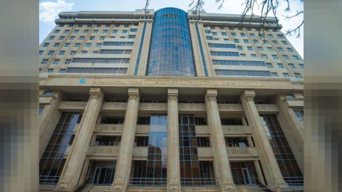 Tibb Universitetinin klinikasında İNTİHAR