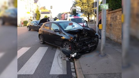 “Mercedes” velosiped sürən oğlanı vurdu