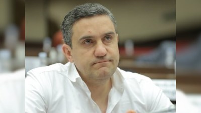 Daha bir deputat istefa verdi